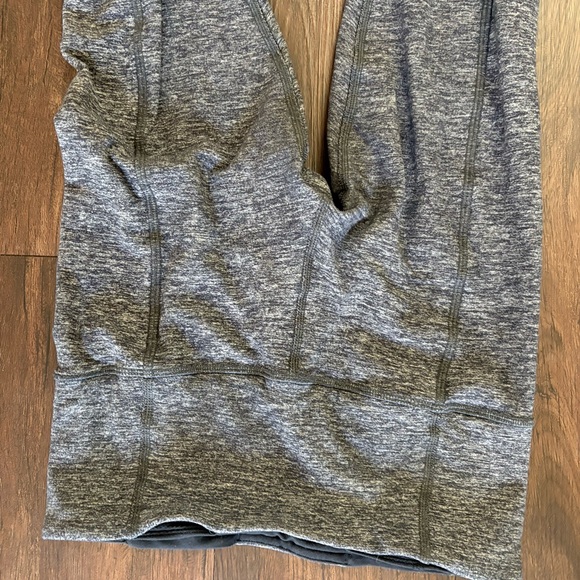 Lululemon Run: Turn Around Tight
Heathered Black - Picture 8 of 10